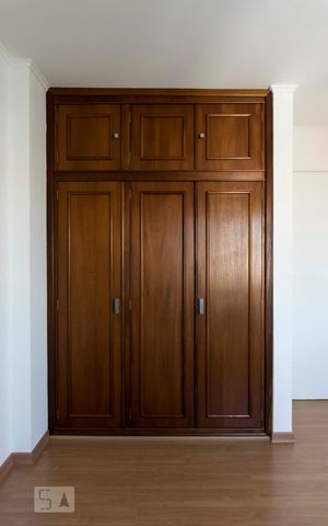 Apartamento para alugar com 101m², 3 quartos e 2 vagasQuarto 1 (Armários)