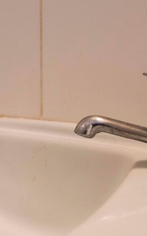 Apartamento para alugar com 101m², 3 quartos e 2 vagasBanheiro de serviço (Torneira)