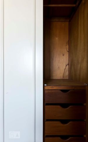 Apartamento para alugar com 101m², 3 quartos e 2 vagasQuarto 2 (Armários)