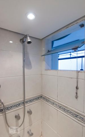 Apartamento à venda com 210m², 3 quartos e 2 vagasBanheiro
