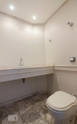 Apartamento à venda com 210m², 3 quartos e 2 vagasLavabo