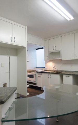 Apartamento à venda com 210m², 3 quartos e 2 vagasCozinha