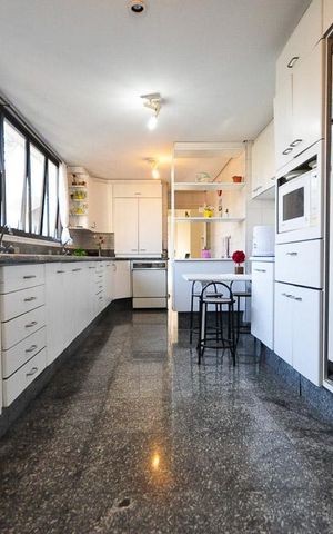 Apartamento à venda com 380m², 4 quartos e 6 vagascozinha
