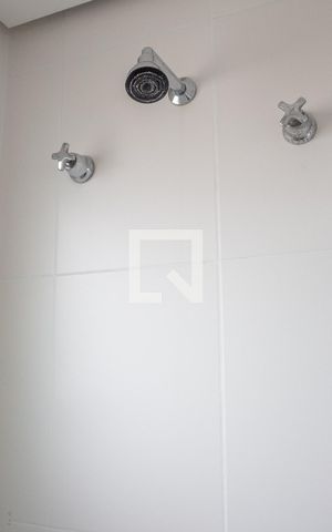 Apartamento para alugar com 95m², 2 quartos e 2 vagas Apartamento para alugar com 95m², 2 quartos e 2 vagasBanheiro da Suíte 1