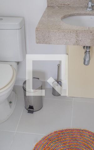 Apartamento para alugar com 95m², 2 quartos e 2 vagas Apartamento para alugar com 95m², 2 quartos e 2 vagasBanheiro da Suíte 1