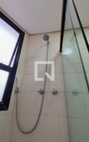 Apartamento à venda com 270m², 4 quartos e 4 vagas Apartamento à venda com 270m², 4 quartos e 4 vagasBanheiro da Suíte Master