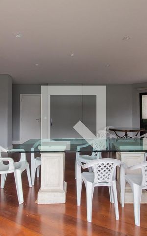 Apartamento à venda com 270m², 4 quartos e 4 vagas Apartamento à venda com 270m², 4 quartos e 4 vagasÁrea comum - Salão de festas