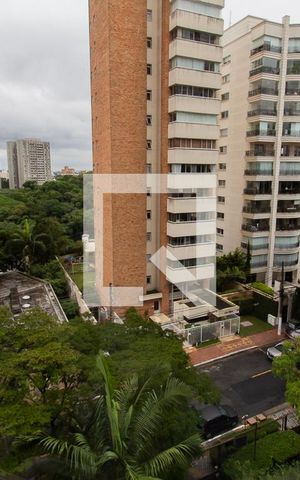 Apartamento à venda com 270m², 4 quartos e 4 vagas Apartamento à venda com 270m², 4 quartos e 4 vagasVista da Sala