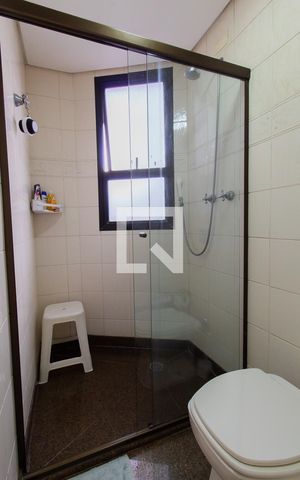 Apartamento à venda com 270m², 4 quartos e 4 vagas Apartamento à venda com 270m², 4 quartos e 4 vagasBanheiro da Suíte Master