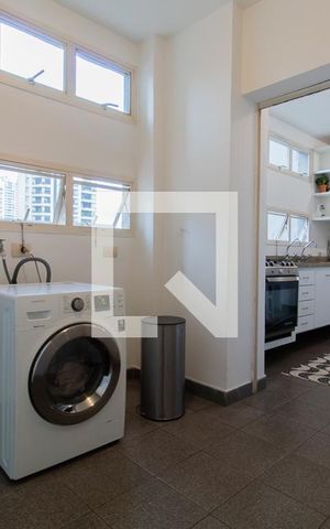 Apartamento à venda com 270m², 4 quartos e 4 vagas Apartamento à venda com 270m², 4 quartos e 4 vagasÁrea de Serviço