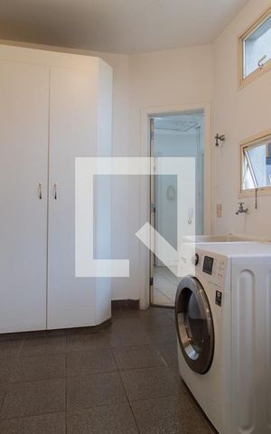 Apartamento à venda com 270m², 4 quartos e 4 vagas Apartamento à venda com 270m², 4 quartos e 4 vagasÁrea de Serviço