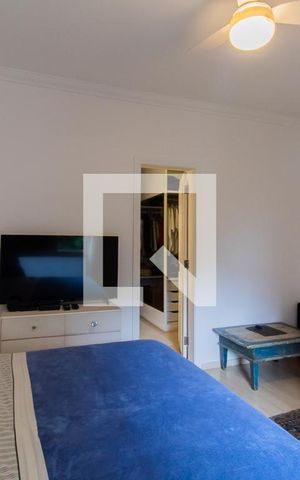 Apartamento à venda com 270m², 4 quartos e 4 vagas Apartamento à venda com 270m², 4 quartos e 4 vagasSuíte Master