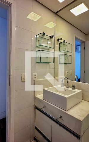 Casa de condomínio à venda com 399m², 4 quartos e 5 vagas Casa de condomínio à venda com 399m², 4 quartos e 5 vagasBanheiro Suíte 4