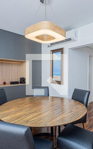 Casa de condomínio à venda com 399m², 4 quartos e 5 vagas Casa de condomínio à venda com 399m², 4 quartos e 5 vagasSala