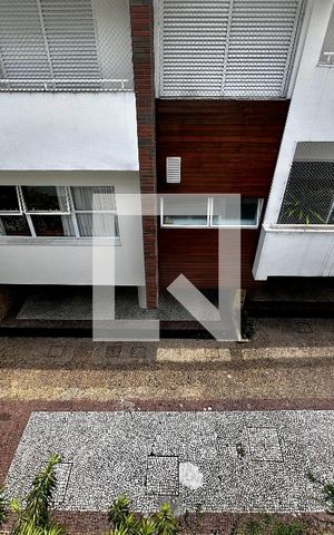 Casa de condomínio à venda com 399m², 4 quartos e 5 vagas Casa de condomínio à venda com 399m², 4 quartos e 5 vagasVista Suíte 2 e 3