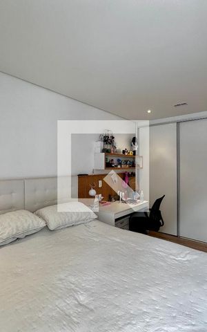 Casa de condomínio à venda com 399m², 4 quartos e 5 vagas Casa de condomínio à venda com 399m², 4 quartos e 5 vagasSuíte 3