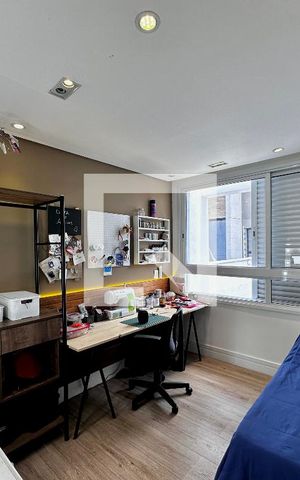 Casa de condomínio à venda com 399m², 4 quartos e 5 vagas Casa de condomínio à venda com 399m², 4 quartos e 5 vagasSuíte 4
