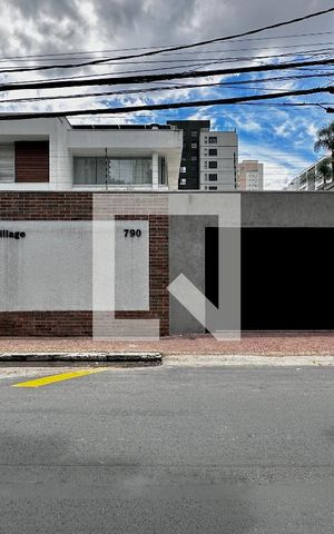 Casa de condomínio à venda com 399m², 4 quartos e 5 vagas Casa de condomínio à venda com 399m², 4 quartos e 5 vagasFachada Condomínio