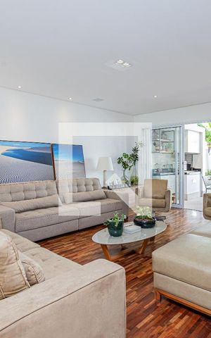 Casa de condomínio à venda com 399m², 4 quartos e 5 vagas Casa de condomínio à venda com 399m², 4 quartos e 5 vagasSala