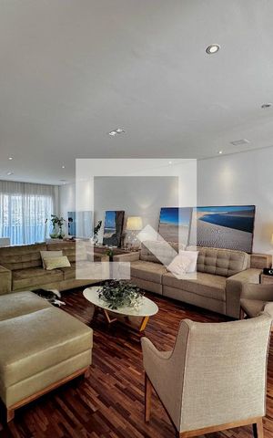 Casa de condomínio à venda com 399m², 4 quartos e 5 vagas Casa de condomínio à venda com 399m², 4 quartos e 5 vagasSala