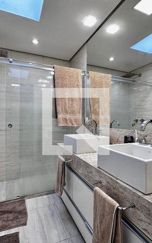 Casa de condomínio à venda com 399m², 4 quartos e 5 vagas Casa de condomínio à venda com 399m², 4 quartos e 5 vagasBanheiro Suíte 1