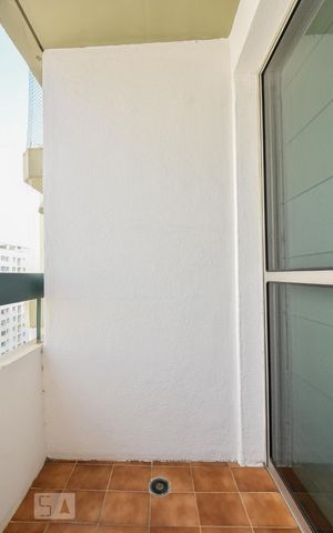 Apartamento para alugar com 70m², 2 quartos e 1 vagaVaranda