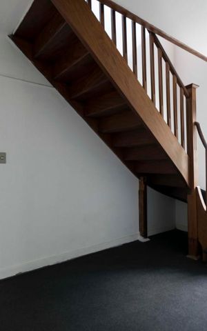 Casa para alugar com 180m², 3 quartos e 1 vaga1o. Andar - Escadas