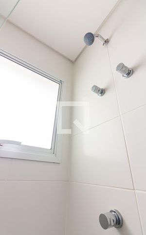 Apartamento para alugar com 67m², 2 quartos e 1 vaga Apartamento para alugar com 67m², 2 quartos e 1 vagaBanheiro da Suíte