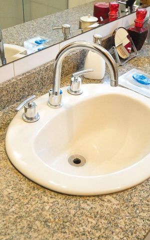 Apartamento à venda com 86m², 3 quartos e 2 vagasdetalhe do banheiro