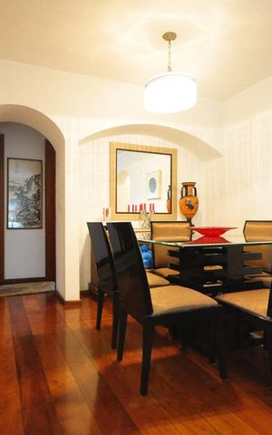 Apartamento à venda com 86m², 3 quartos e 2 vagasmesa de jantar