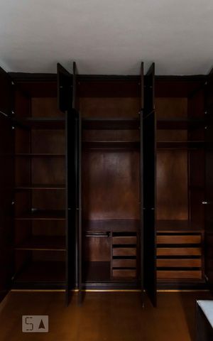 Apartamento para alugar com 61m², 1 quarto e sem vagaQuarto (Armários)