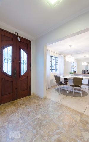 Casa à venda com 240m², 3 quartos e 1 vagaSala