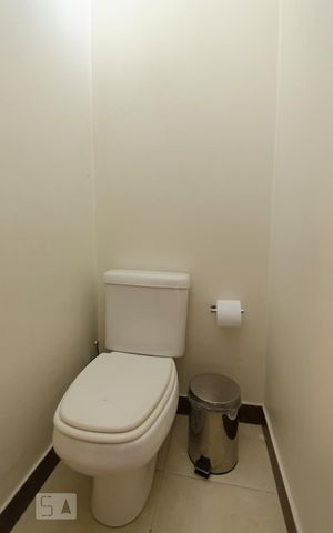 Casa à venda com 240m², 3 quartos e 1 vagaLavabo
