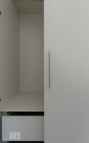 Apartamento para alugar com 30m², 1 quarto e sem vagaKitnet (Armários)