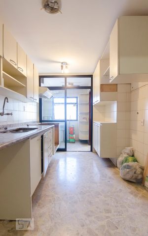 Apartamento à venda com 128m², 3 quartos e 2 vagasCozinha