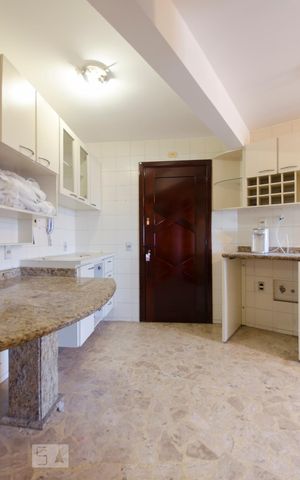 Apartamento à venda com 128m², 3 quartos e 2 vagasCozinha