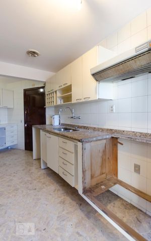 Apartamento à venda com 128m², 3 quartos e 2 vagasCozinha