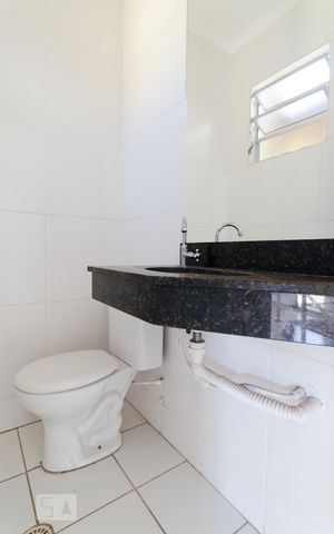Apartamento à venda com 123m², 3 quartos e 3 vagas Apartamento à venda com 123m², 3 quartos e 3 vagas2º piso - banheiro