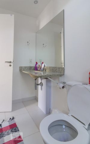 Apartamento à venda com 42m², 1 quarto e 1 vaga Apartamento à venda com 42m², 1 quarto e 1 vagaBanheiro da Suite