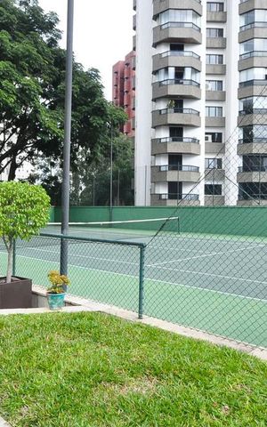 Apartamento à venda com 236m², 4 quartos e 4 vagasquadra