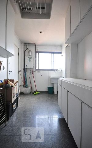 Apartamento à venda com 236m², 4 quartos e 4 vagasárea de serviço