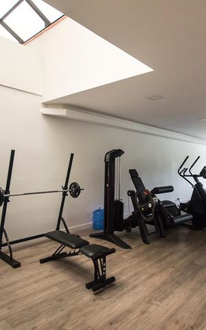 Apartamento à venda com 207m², 4 quartos e 3 vagas Apartamento à venda com 207m², 4 quartos e 3 vagasAcademia
