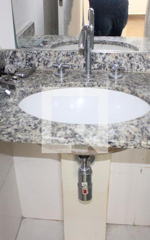 Apartamento para alugar com 68m², 2 quartos e 1 vagaBanheiro 