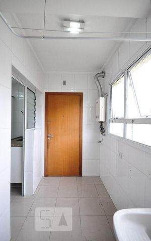 Apartamento à venda com 136m², 4 quartos e 4 vagasárea de serviço