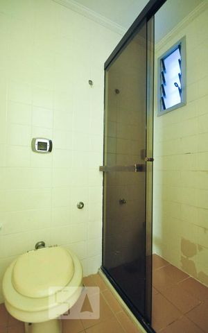 Apartamento à venda com 70m², 3 quartos e 2 vagasdetalhe do banheiro
