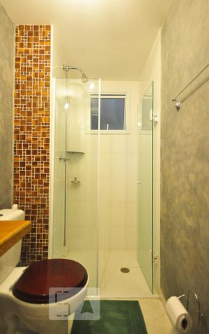 Apartamento para alugar com 70m², 2 quartos e 2 vagasdetalhe do banheiro