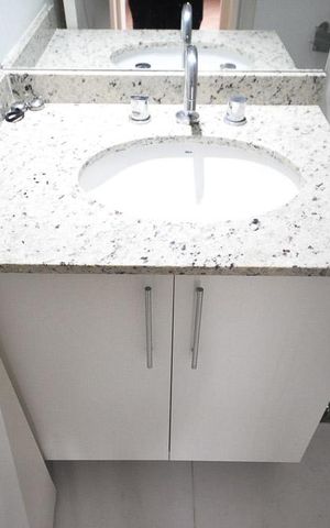 Apartamento para alugar com 89m², 3 quartos e 2 vagasdetalhe do banheiro