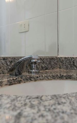 Apartamento à venda com 110m², 2 quartos e 2 vagasQuarto 2 - Suíte/ Banheiro (Torneira)