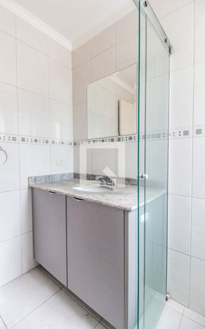 Casa de condomínio à venda com 400m², 4 quartos e 3 vagas Casa de condomínio à venda com 400m², 4 quartos e 3 vagasBanheiro da Suíte 2