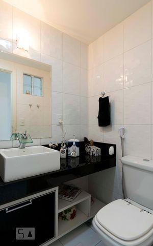 Apartamento para alugar com 147m², 4 quartos e 2 vagasBanheiro social
